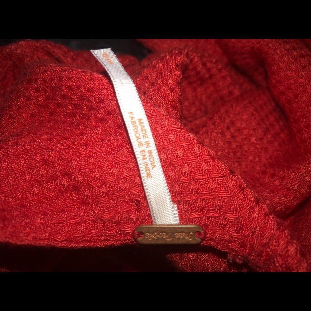 Adorable Free People Top - Picture 3 of 4